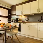 Sky & Homes Riekes Kajuete I Zentrale Mit Terrasse & Boxspringbett 아파트