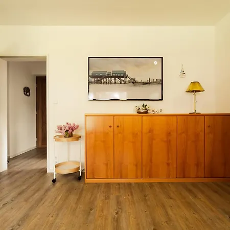 Apartment Zentrale Mit Terrasse&boxspringbett *