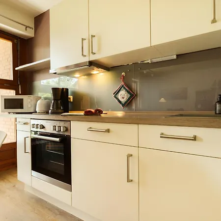 Apartment Zentrale Mit Terrasse&boxspringbett