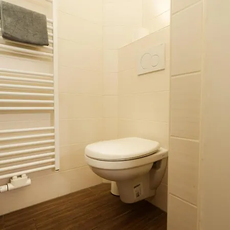 Zentrale Mit Terrasse&boxspringbett